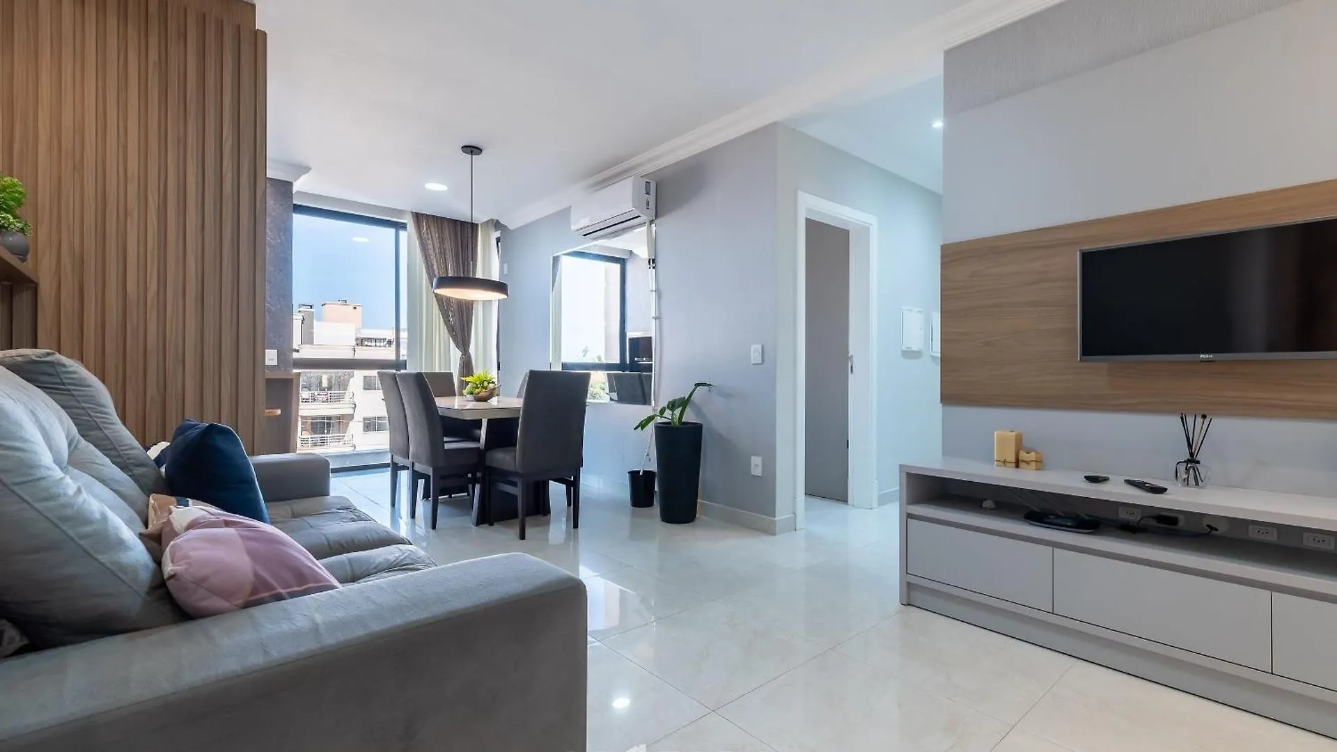 Uml - Apartamentos Quadra Mar Em Bombinhas 0*,