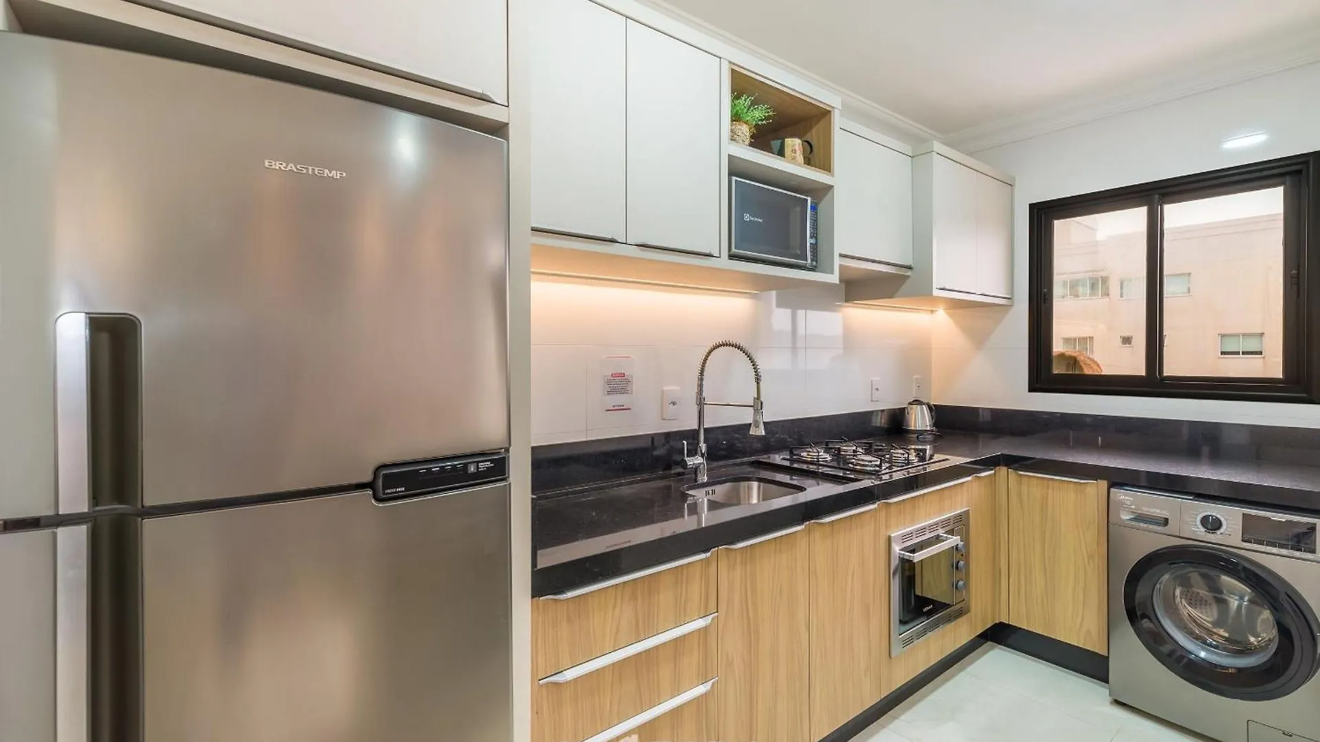 Uml - Apartamentos Quadra Mar Em Bombinhas 0*,  Brazil